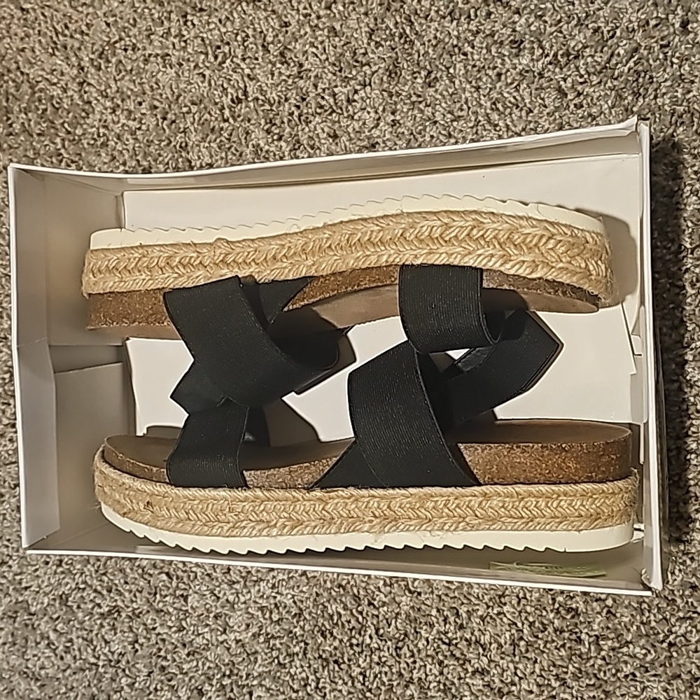 Madden Girl Espadrille Sandal New in Box Size 10 Black - Picture 2 of 3